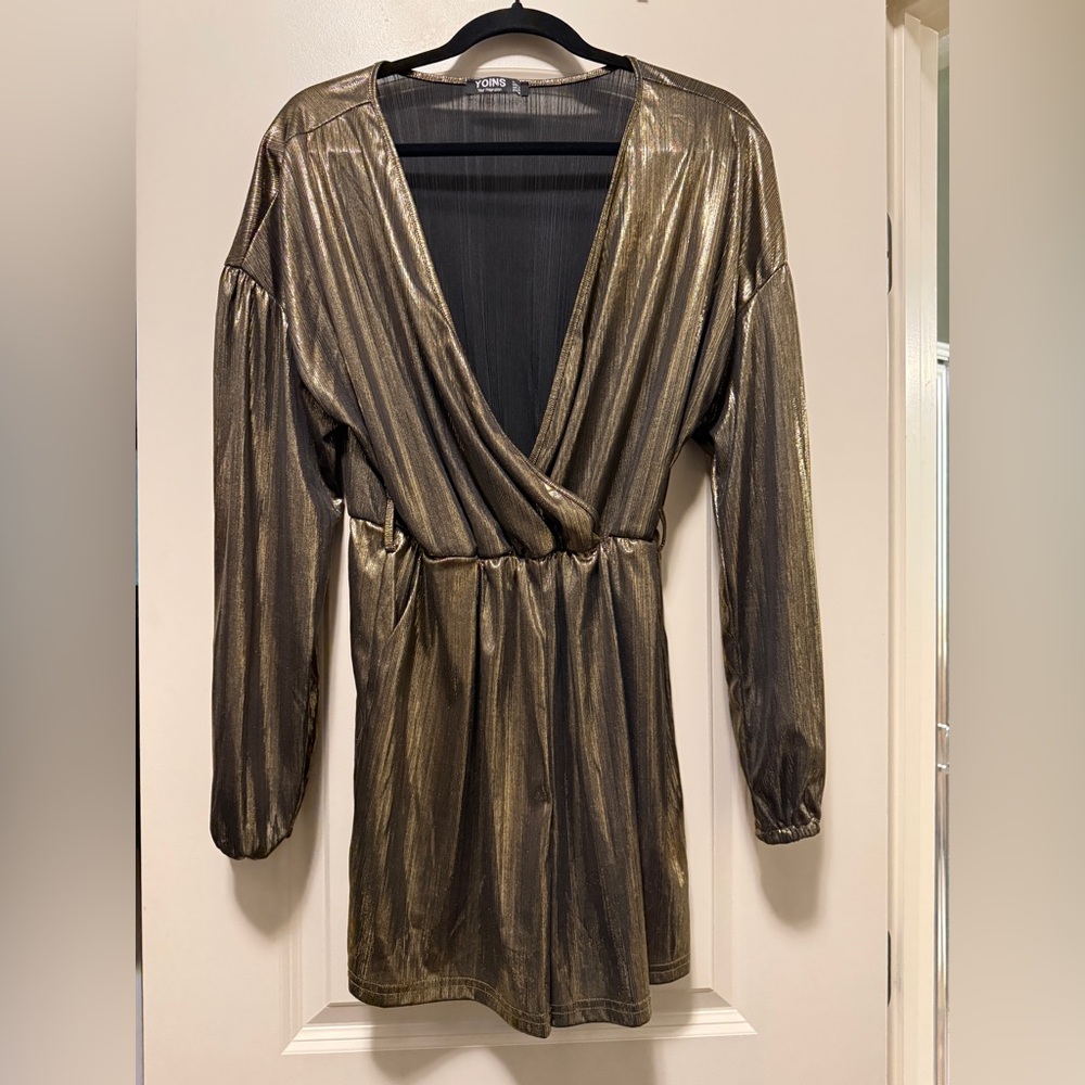YOINS Metallic Gold‎ Long Sleeve Romper - Picture 2 of 10